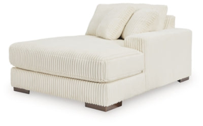 Lindyn Sectional with Chaise - Home Furniture And More (Brentwood, MD)