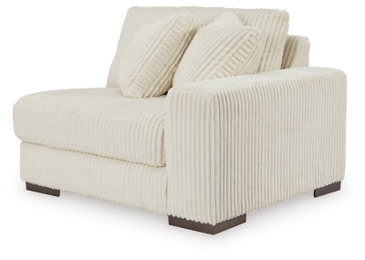 Lindyn Sectional with Chaise - Home Furniture And More (Brentwood, MD)