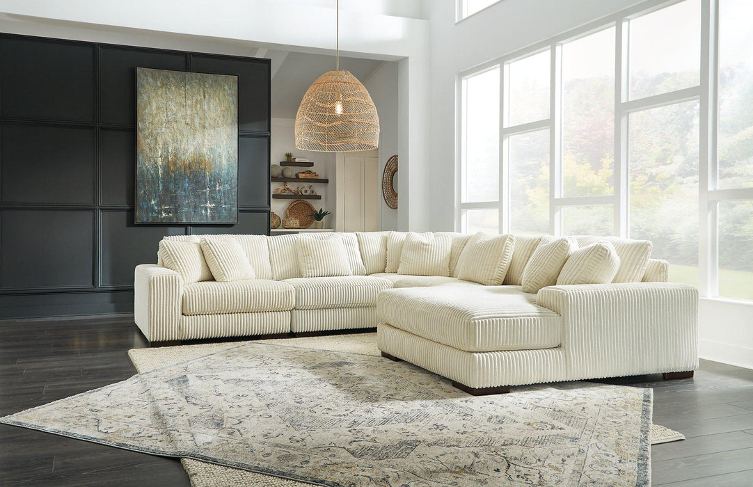 Lindyn Sectional with Chaise - Home Furniture And More (Brentwood, MD)