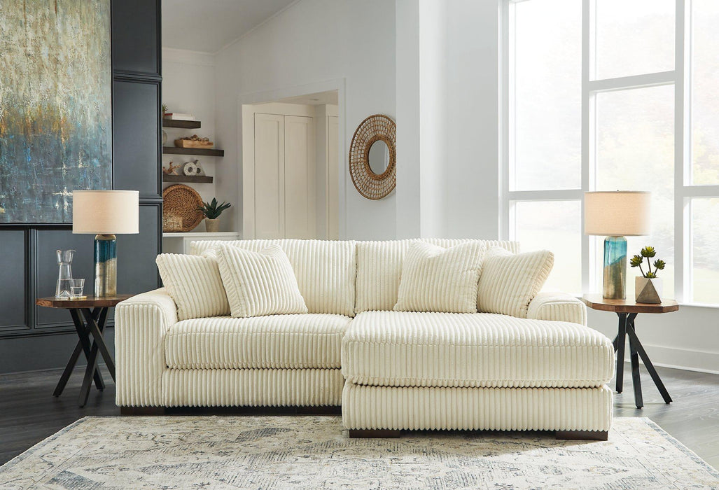 Lindyn Sectional with Chaise - Home Furniture And More (Brentwood, MD)